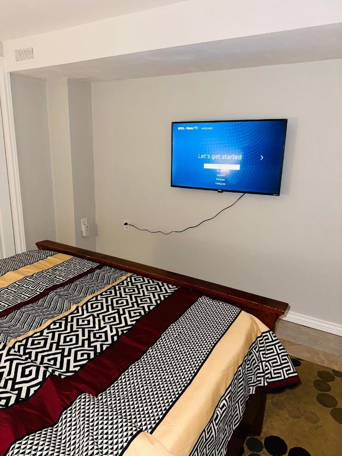 Deluxe Double Room- Hazel Stays Mississauga Buitenkant foto
